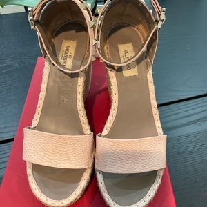 Valentino Garavani Rockstud Espadrille Wedge sz 8